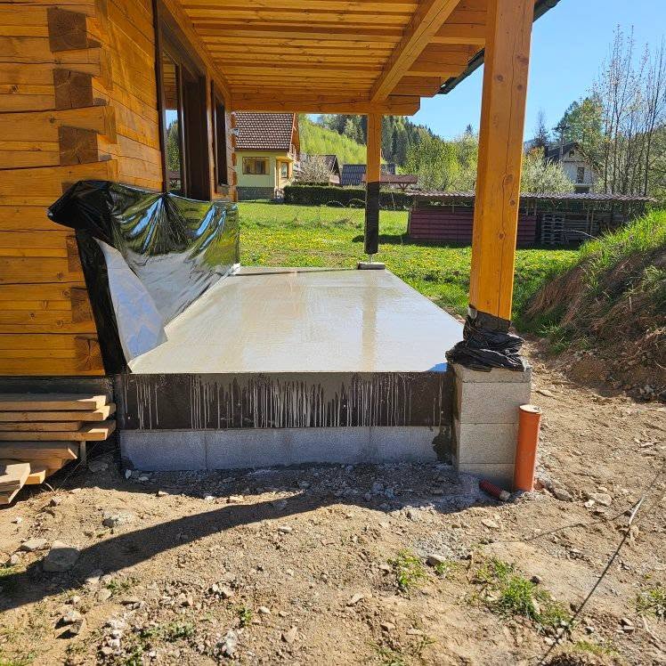 Plastový šindeľ na drevenici v Terchovej – foto 74